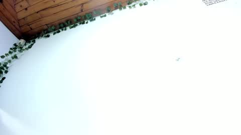 Naia x online show from March 8, 8:46 pm