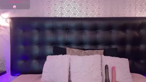 Snapshot of naiaramasson_ chatting on November 18, 12:20 pm naiaramasson_ online show from November 18, 12:20 pm