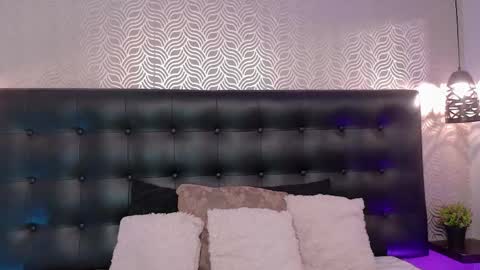 Snapshot of naiaramasson_ chatting on April 10, 12:10 pm naiaramasson_ online show from April 10, 12:10 pm
