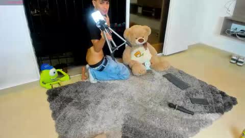  N A I M T H E  K I N G  online show from March 15, 7:03 am