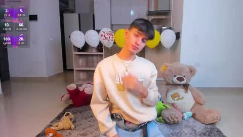  N A I M T H E  K I N G  online show from March 18, 11:30 pm