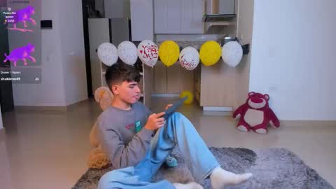  N A I M T H E  K I N G  online show from March 19, 9:08 pm