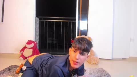  N A I M T H E  K I N G  online show from March 21, 4:17 am