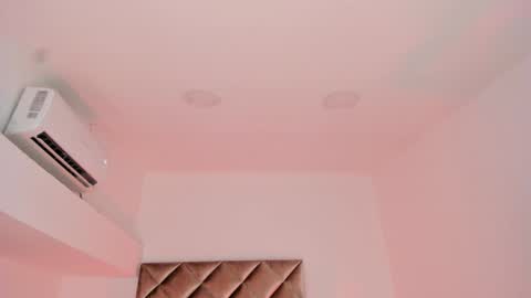 INSTAGRAM  m2221     online show from January 7, 10:43 am