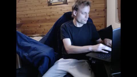 Snapshot of naked_and_chatting chatting on September 14, 2:44 am naked_and_chatting online show from September 14, 2:44 am