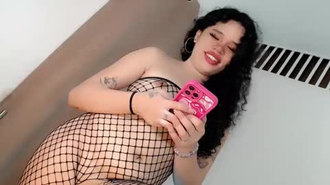 Snapshot of naked_weapon1 chatting on December 11, 5:59 pm naked_weapon1 online show from December 11, 5:59 pm