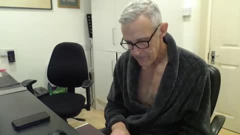 nakedcarpenteruk online show from March 9, 2:54 pm