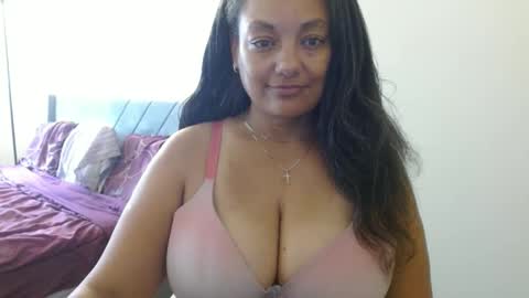 Snapshot of nala_thickk chatting on December 2, 3:58 pm Nala Thickk online show from December 2, 3:58 pm