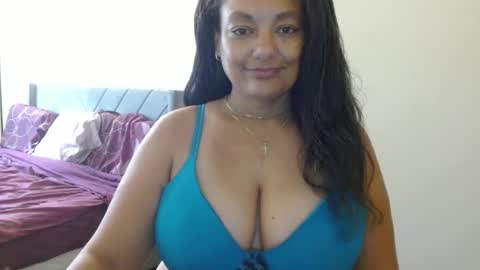 Snapshot of nala_thickk chatting on December 4, 4:38 pm Nala Thickk online show from December 4, 4:38 pm