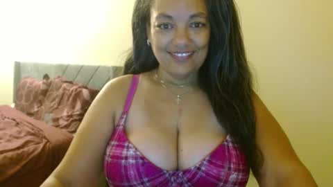 Snapshot of nala_thickk chatting on December 9, 12:08 pm Nala Thickk online show from December 9, 12:08 pm
