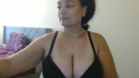 Snapshot of nala_thickk chatting on December 15, 7:10 pm Nala Thickk online show from December 15, 7:10 pm