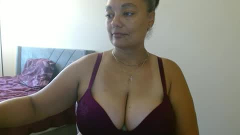 Snapshot of nala_thickk chatting on December 19, 5:50 pm Nala Thickk online show from December 19, 5:50 pm