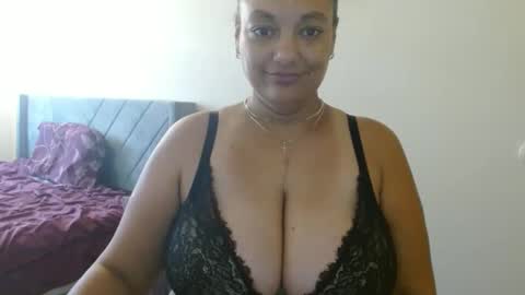 Snapshot of nala_thickk chatting on December 20, 4:04 pm Nala Thickk online show from December 20, 4:04 pm