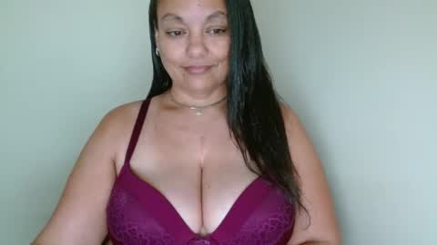 Snapshot of nala_thickk chatting on February 8, 8:21 pm Nala Thickk online show from February 8, 8:21 pm