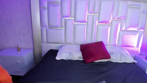 ----Namea------ online show from October 2, 8:27 pm