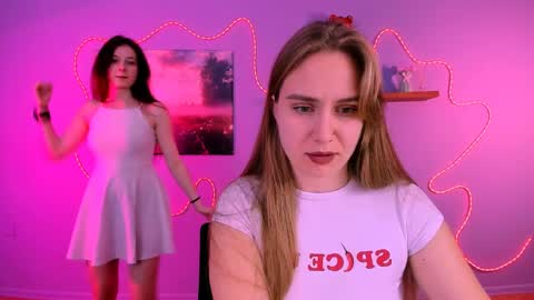 Snapshot of nami_glow chatting on April 3, 7:12 pm your Nami online show from April 3, 7:12 pm