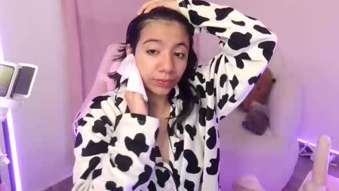 nami_usagi online show from October 10, 11:09 am