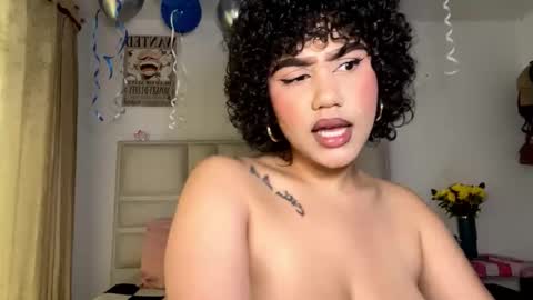 NamiThompson online show from October 1, 9:43 pm