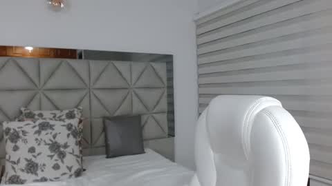 Snapshot of nana_levy chatting on February 11, 10:04 am Nana levy online show from February 11, 10:04 am