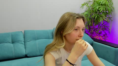 Maeve online show from January 26, 6:16 pm