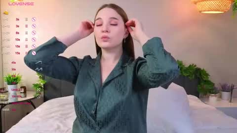 Snapshot of nancycaseys chatting on October 12, 5:28 am Luna online show from October 12, 5:28 am