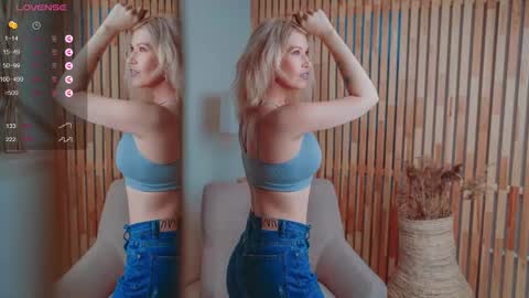 Snapshot of nancyfancyyy chatting on February 4, 9:38 am Follow my page on peach online show from February 4, 9:38 am