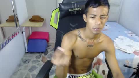 Snapshot of nando_col chatting on October 1, 3:07 pm nando_col online show from October 1, 3:07 pm