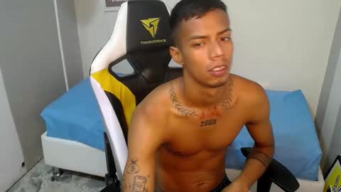 Snapshot of nando_col chatting on October 27, 12:20 pm nando_col online show from October 27, 12:20 pm