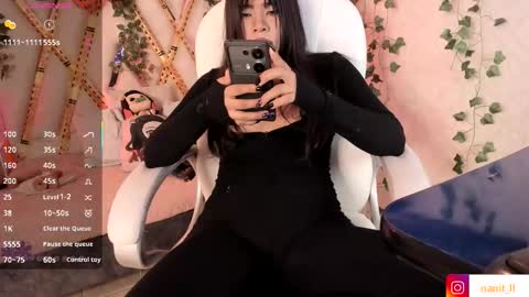 Snapshot of nanit_l chatting on October 22, 6:29 pm anna online show from October 22, 6:29 pm