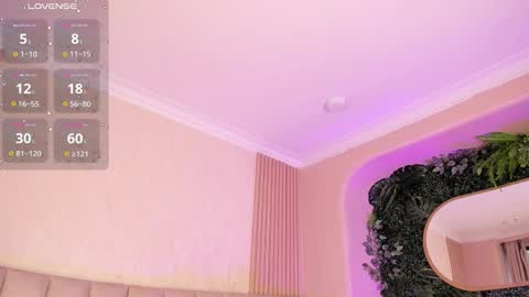 Snapshot of naomi_hill1 chatting on March 29, 1:22 pm Naomi online show from March 29, 1:22 pm