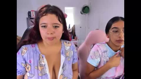 Snapshot of naomi_johnson132 chatting on May 24, 10:15 pm nahomi online show from May 24, 10:15 pm