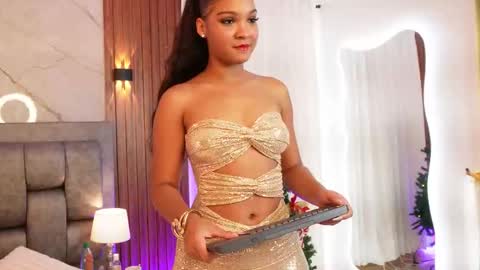 Snapshot of naomi_monroe chatting on December 13, 8:14 pm Naomi online show from December 13, 8:14 pm