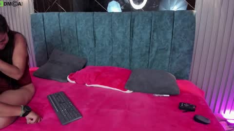 Snapshot of naomi_monroe chatting on February 14, 3:20 pm Naomi online show from February 14, 3:20 pm