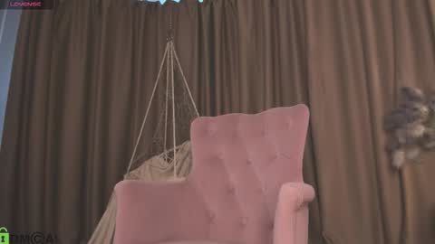 Snapshot of naomi_rias chatting on September 10, 1:38 am Naomi online show from September 10, 1:38 am