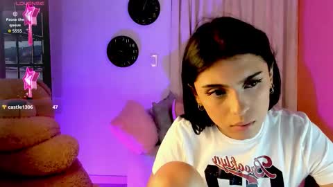 Snapshot of naomi_shaw chatting on March 18, 4:54 pm Naomi online show from March 18, 4:54 pm