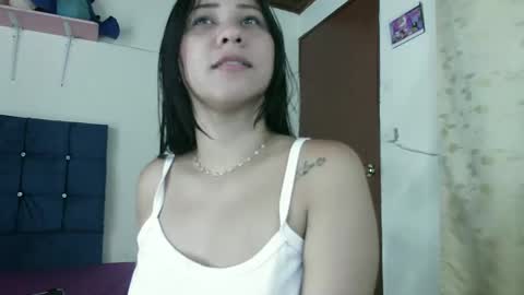 Snapshot of naomi_sweet420 chatting on January 28, 4:29 am Mia online show from January 28, 4:29 am