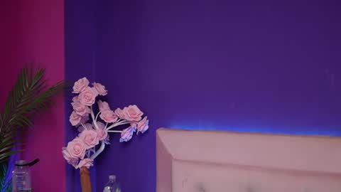  Naomi  online show from May 15, 9:55 pm