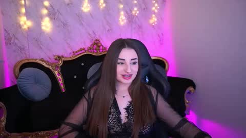 naomibaae online show from January 16, 12:25 am