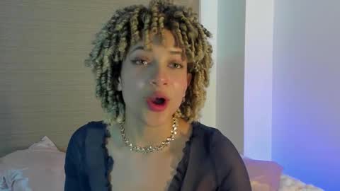 naomidawson online show from January 14, 1:00 am