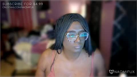 Snapshot of naomifux chatting on December 14, 5:51 am Naomi online show from December 14, 5:51 am