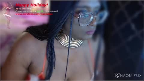 Snapshot of naomifux chatting on December 18, 11:56 am Naomi online show from December 18, 11:56 am