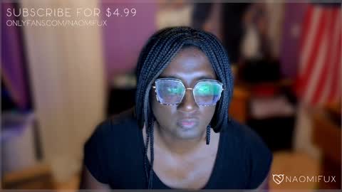 Snapshot of naomifux chatting on January 4, 9:32 am Naomi online show from January 4, 9:32 am