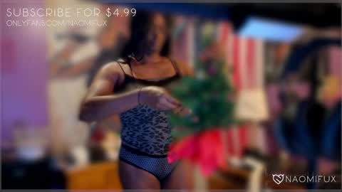 Snapshot of naomifux chatting on January 7, 12:45 am Naomi online show from January 7, 12:45 am
