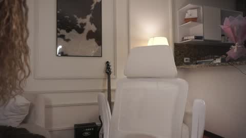 Naomi online show from June 19, 12:15 am
