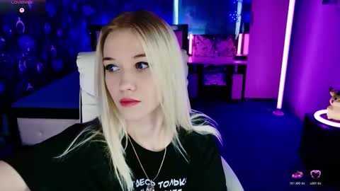 naomihita online show from February 12, 8:53 am