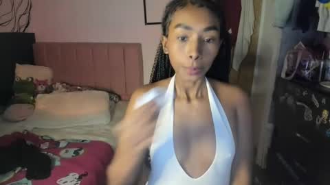 Naomii online show from January 17, 12:10 am