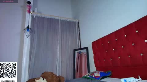 Naomi Campbel online show from December 4, 9:12 pm