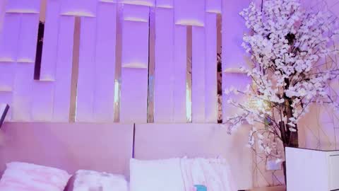     online show from March 27, 8:26 am