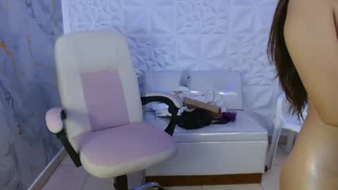 Naomis online show from May 11, 4:15 pm