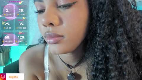 Naomi     online show from November 16, 4:40 am